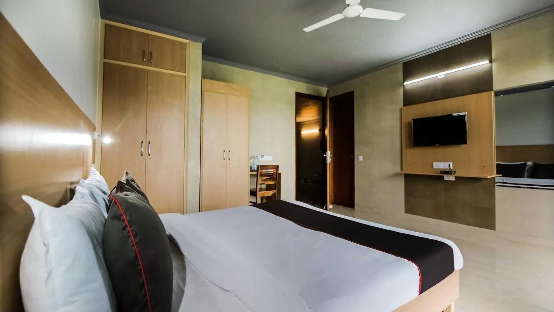 Hotel O Vijaya Residency 古尔冈